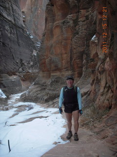 1750 7sf. Zion National Park - Observation Point hike - Adam