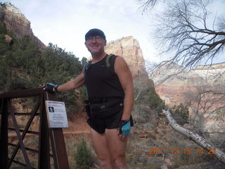 1752 7sf. Zion National Park - Angels Landing hike - Adam at start