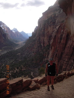 1753 7sf. Zion National Park - Angels Landing hike - Adam