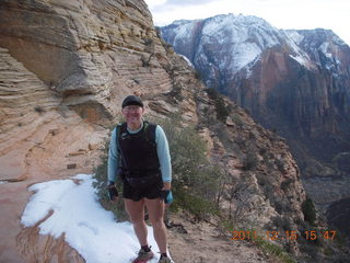1758 7sf. Zion National Park - Angels Landing hike - Adam
