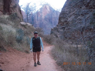 1770 7sf. Zion National Park - Angels Landing hike - Adam
