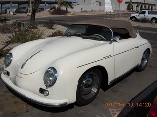 Flagstaff Airport (FLG) cat Stealth