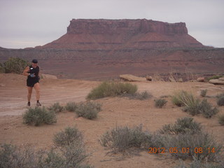96 7x1. Canyonlands Murphy hike - Adam runing (tripod)