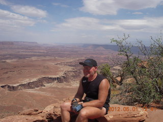 1841 7x1. Canyonlands Murphy hike - Adam (tripod)