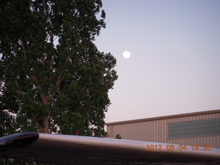 255 7x4. full moon