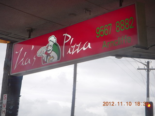 Sydney Airport Hotel - pizza place