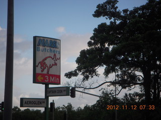 35 83c. Cairns morning run - signs