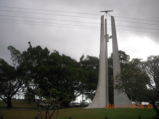72 83c. Cairns morning run - monument