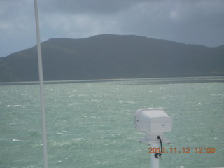 103 83c. Great Barrier Reef tour