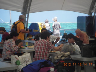 128 83c. Great Barrier Reef tour
