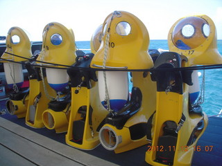 236 83c. Great Barrier Reef tour