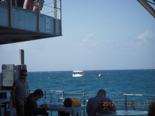 241 83c. Great Barrier Reef tour