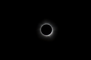 9 83e. total solar eclipse picture by Jeremy C