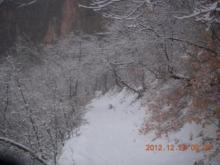 70 84q. Zion National Park - cloudy, foggy Observation Point hike