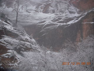 71 84q. Zion National Park - cloudy, foggy Observation Point hike