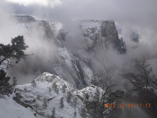 160 84q. Zion National Park - cloudy, foggy Observation Point hike