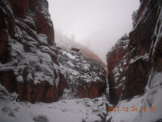 219 84q. Zion National Park - cloudy, foggy Observation Point hike - leaving Echo Canyon