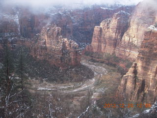 235 84q. Zion National Park - cloudy, foggy Observation Point hike