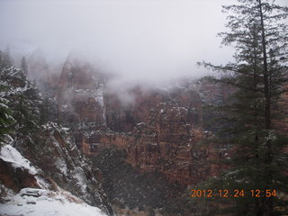 240 84q. Zion National Park - cloudy, foggy Observation Point hike