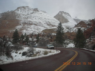 298 84q. Zion National Park - drive