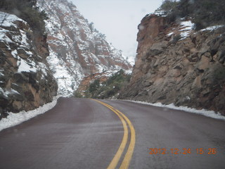 311 84q. Zion National Park - drive