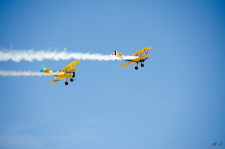 Yaseen's pictures - airplanes flying overhead at Cactus Fly-in