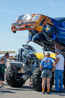 Yaseen's pictures - airplanes flying overhead at Cactus Fly-in