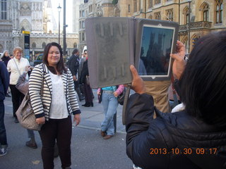 61 8ew. London tour - people taking a picture of Westminster Abbey