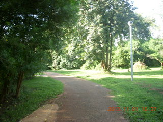 Uganda - Chobe Sarari Lodge path