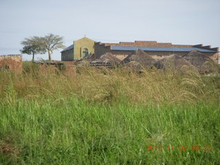 Uganda - Chobe Safari Lodge - salt and pepper shakers