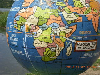 106 8f2. Uganda - Murcheson Falls National Park - globe up lose