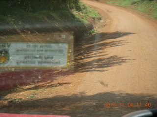 Uganda - drive to chimpanzee park