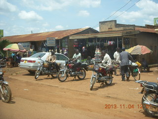 55 8f4. Uganda - drive to chimpanzee park