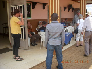 Uganda - drive to chimpanzee park - lunch