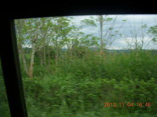 Uganda - drive to chimpanzee park