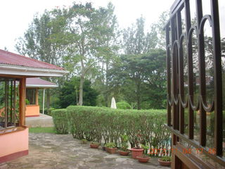 127 8f4. Uganda - farm resort