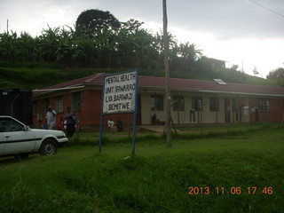 Uganda - drive back from chimpanzee park