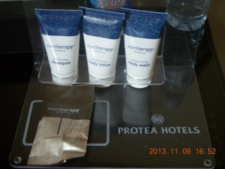 Uganda - Entebbe - Protea Hotel - toiletries