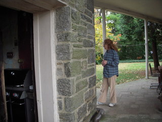 520 8fh. Betsy closing the garage