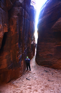 2223 8gv. Cave Valley hike - our echo cave opening - Adam