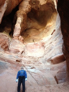 2226 8gv. Cave Valley hike - our echo cave - Adam