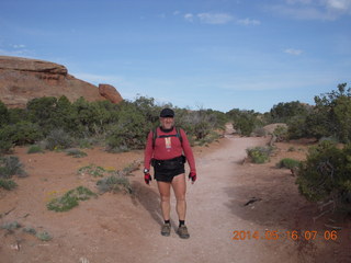 28 8mg. Arches National Park - Devil's Garden hike - Adam