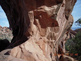 51 8mg. Arches National Park - Devil's Garden hike - Double O Arch from inside