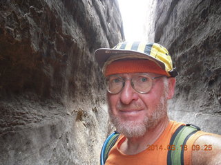 2389 8mj. Canyonlands National Park - Needles - Elephant Hill + Chesler Park hike - Adam