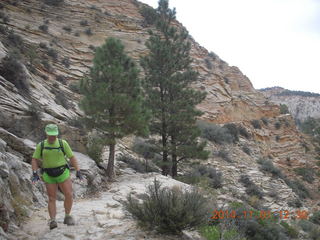 2430 8t1. Zion National Park - Observation Point hike - Adam