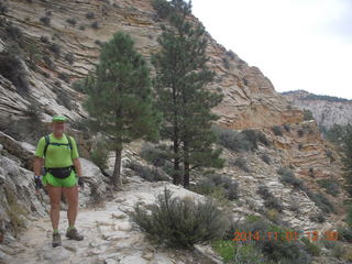 2431 8t1. Zion National Park - Observation Point hike - Adam