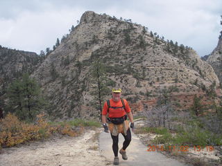2492 8t2. Zion National Park - West Rim hike - Adam
