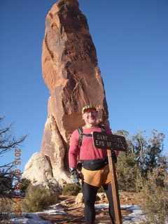 2566 8v3. Arches National Park - Devils Garden hike - Adam at Dark Angel
