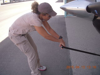 Janet D pulling out N5254T