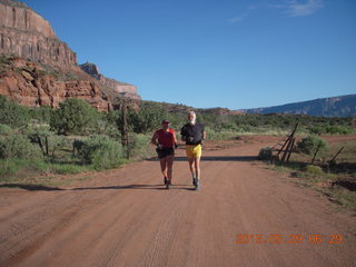 5 8zv. Gateway morning run - Adam and Mid running